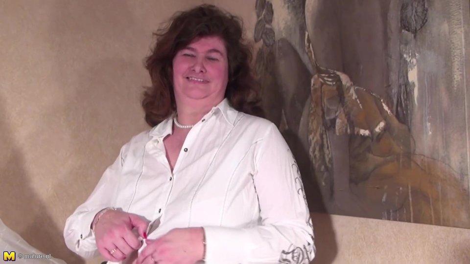 Big old mom needs your hard cock