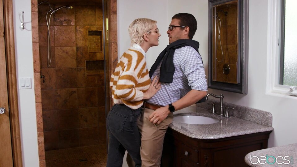 Babes – When Nerds Attack 1 – Xander Corvus